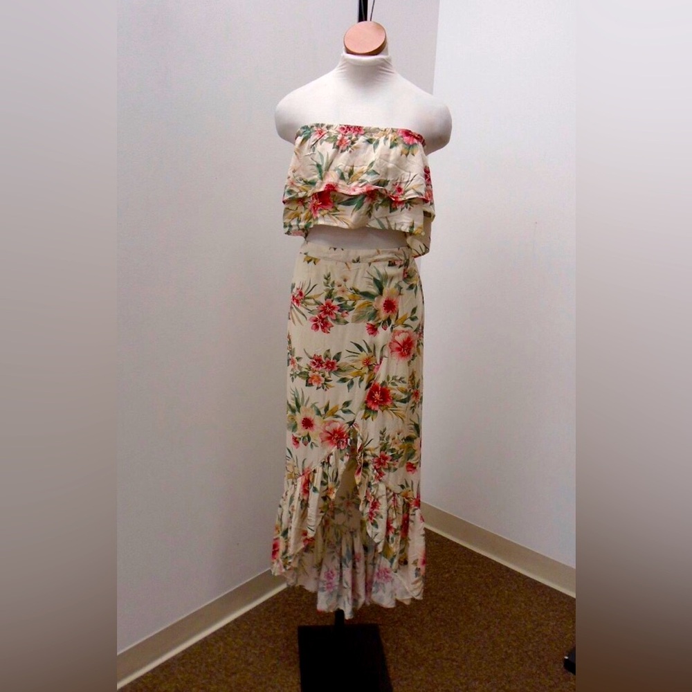 American Eagle Outfitters Ruffled Floral Bandeau Top/Hi-Low Skirt Set Sz L/XL